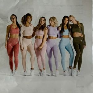 Woman's BEST large size cycling shorts and top.